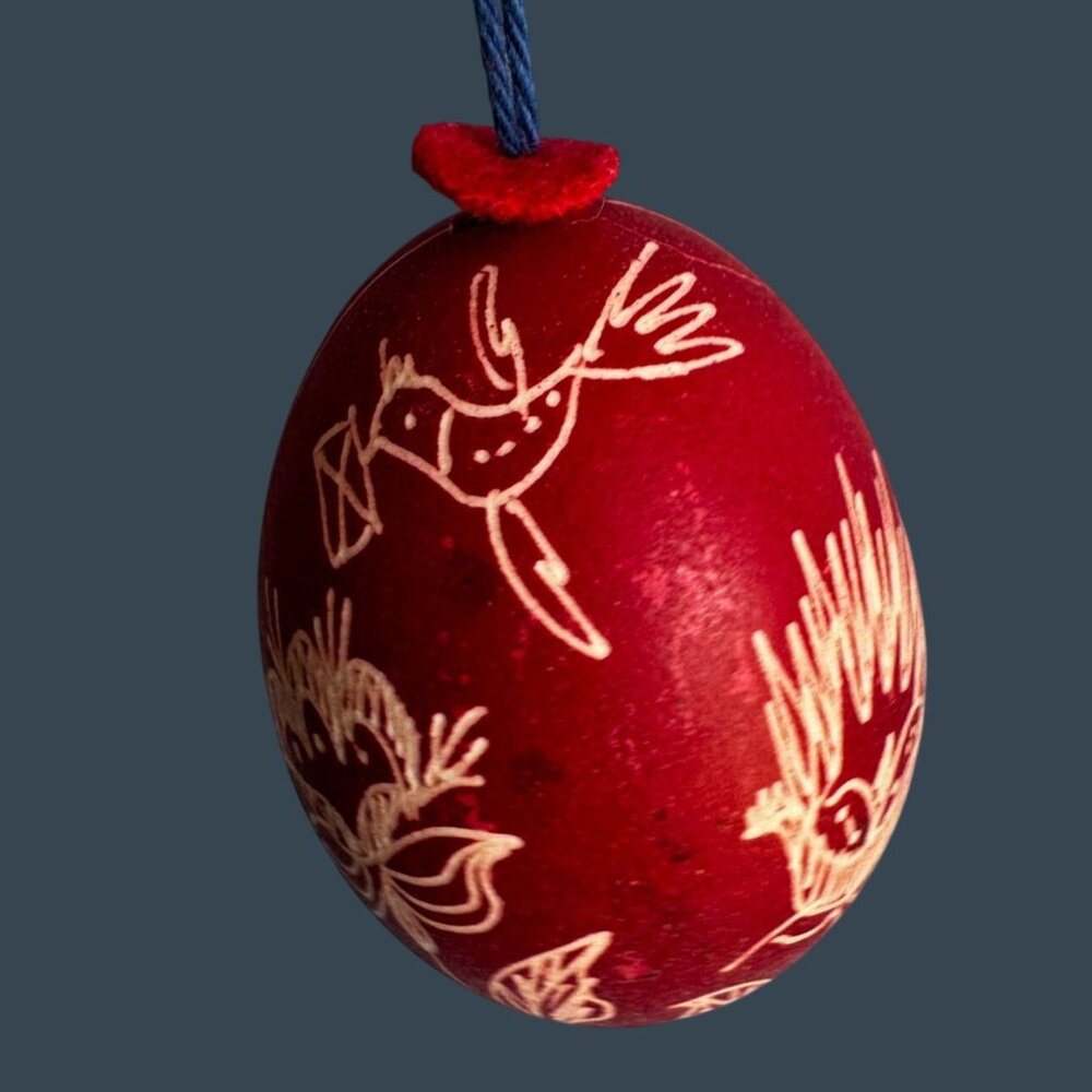 J Cotter Gallery Etched Red Eggshell Ornament Hand Made Bird Floral 2 1/2" - Picture 4 of 6